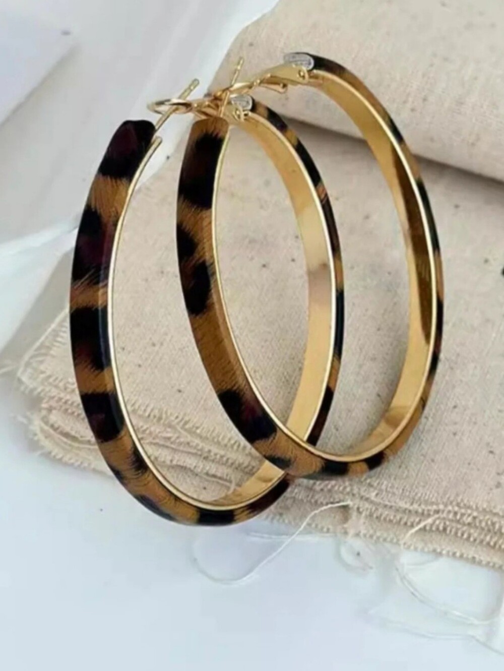 🐆Gold Hoop Earrings with Leopard Print Accents